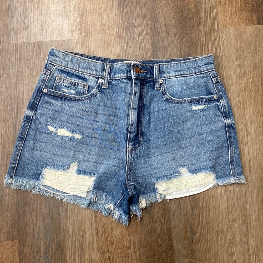 Distressed jean shorts, super comfy and cute!
